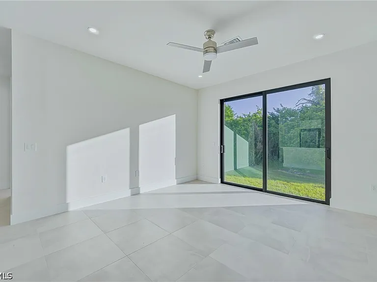 2411 Lola Ave S — Photo 7
