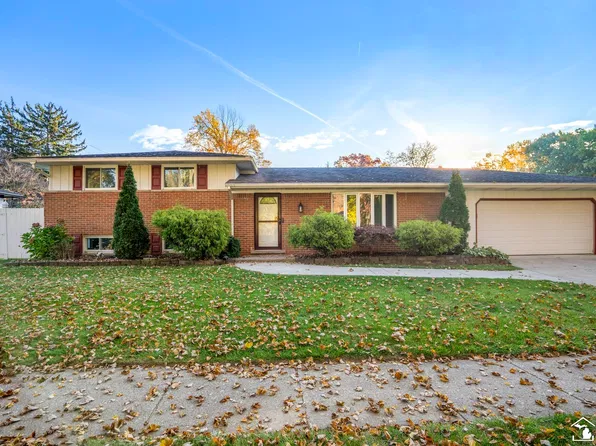 7044 Brookside Dr, Lambertville, MI 48144