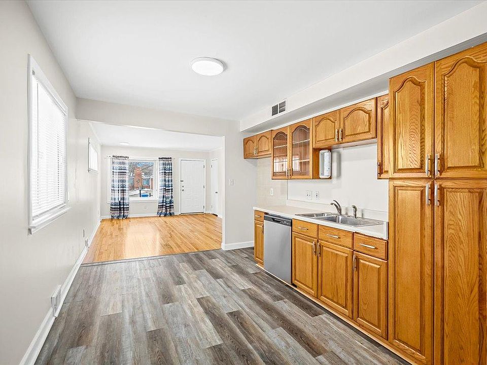 1st image of 4011 Parker St
