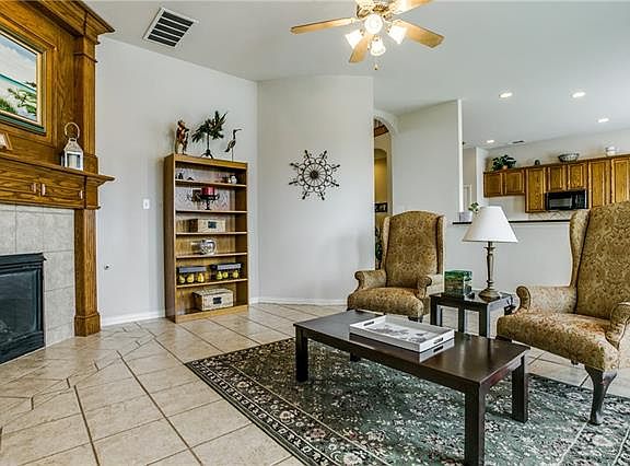 5th image of 520 Breton Dr