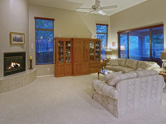 4th image of 4069 N Sunset Cliff Pl