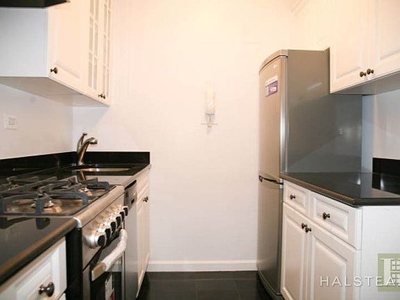 3rd image of 201 E 19th St APT 15G