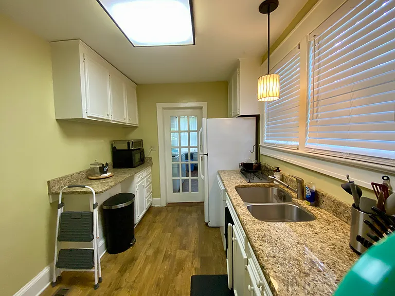 2600 Kiawah Ave — Photo 4