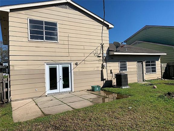 4th image of 584 Oakwood Dr