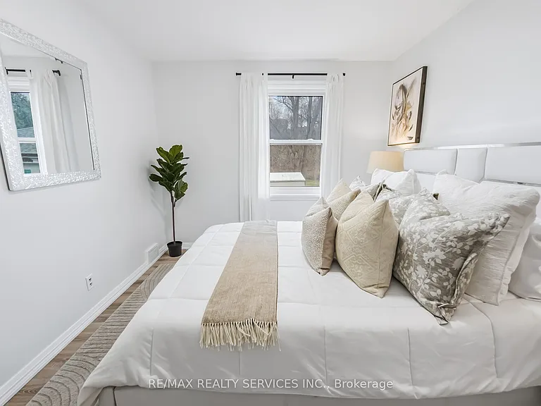 6 Bonnyview Dr #UPPER — Photo 18