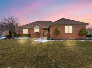 51763 Iroquois Trl, Macomb, MI 48042
