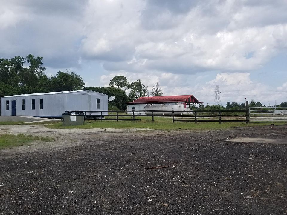 2nd image of 4585 County Road 141