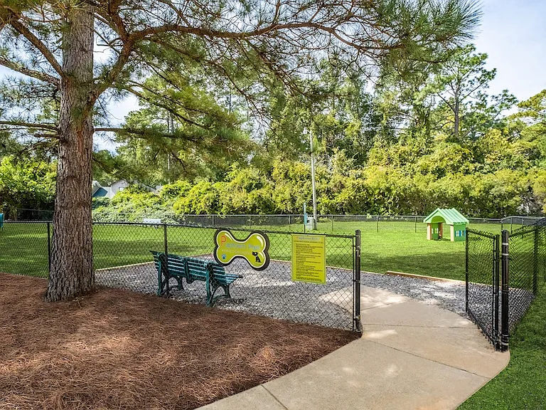 Jamestown Commons — Photo 31