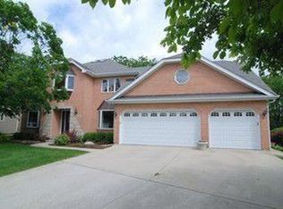 361 Whirlaway Ct, Wheaton, IL 60189