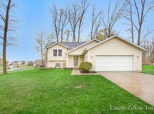 2207 Applegate Dr NW, Grand Rapids, MI