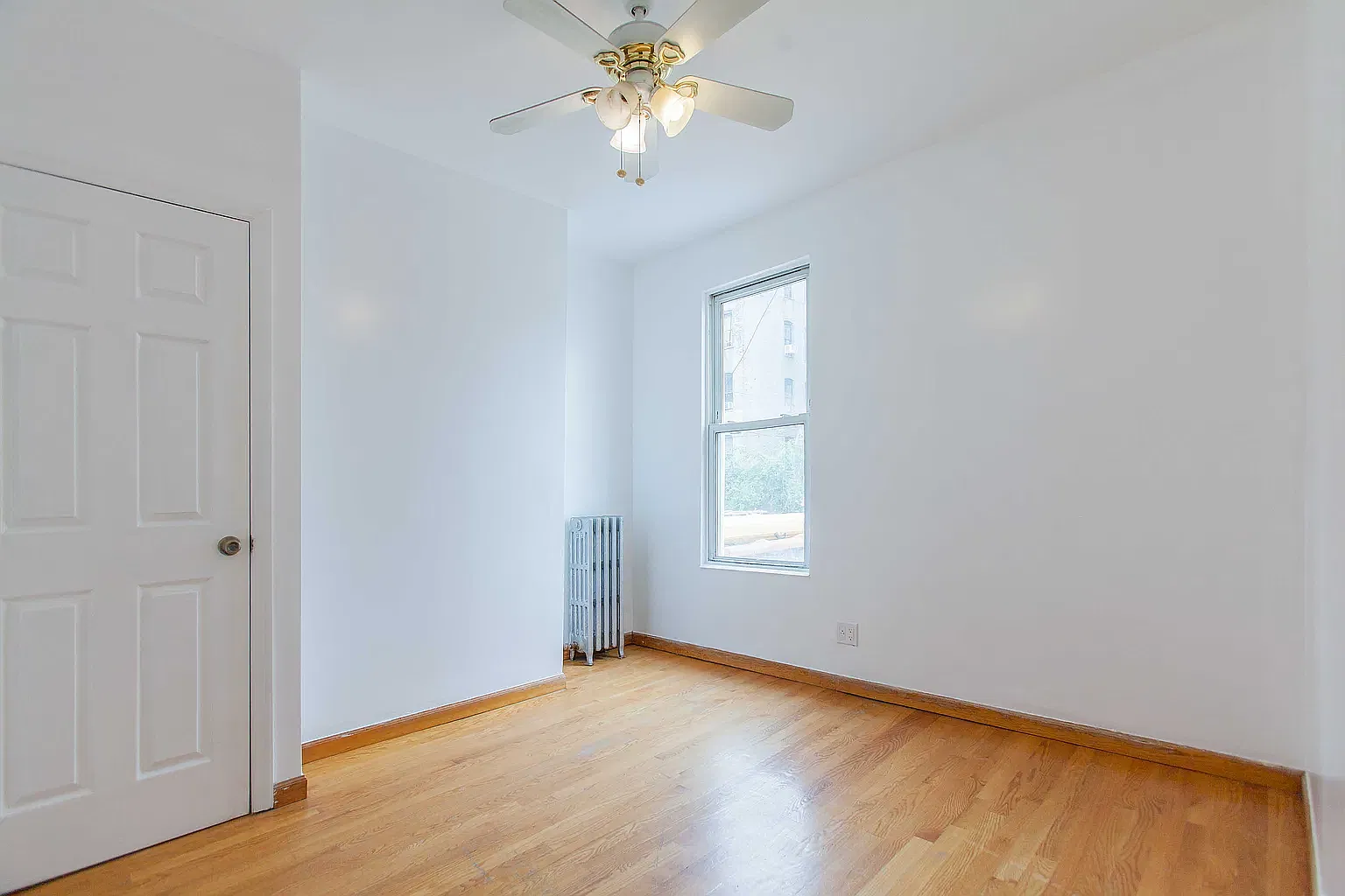320 42nd Street — Photo 2