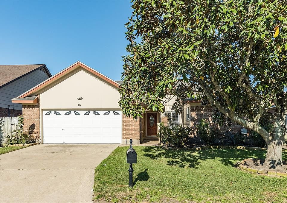 1st image of 15 Lakeview Dr