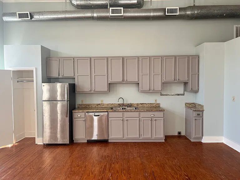 715 Sherman St #10 — Photo 7