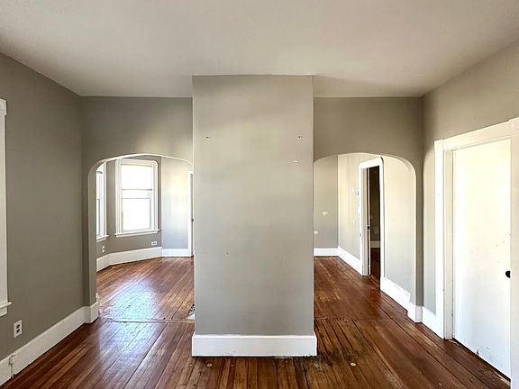 4th image of 653 Brock Ave #1
