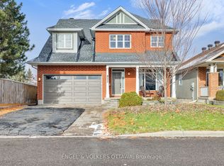 823 Scala Ave, Ottawa, ON K4A 4M2