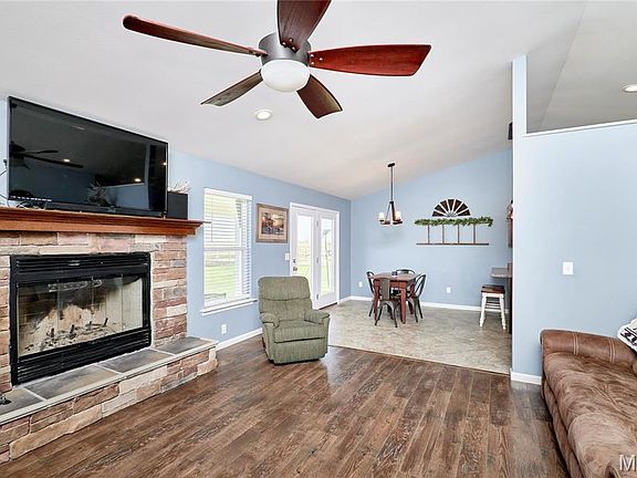 5th image of 34 Moore Estates Ct