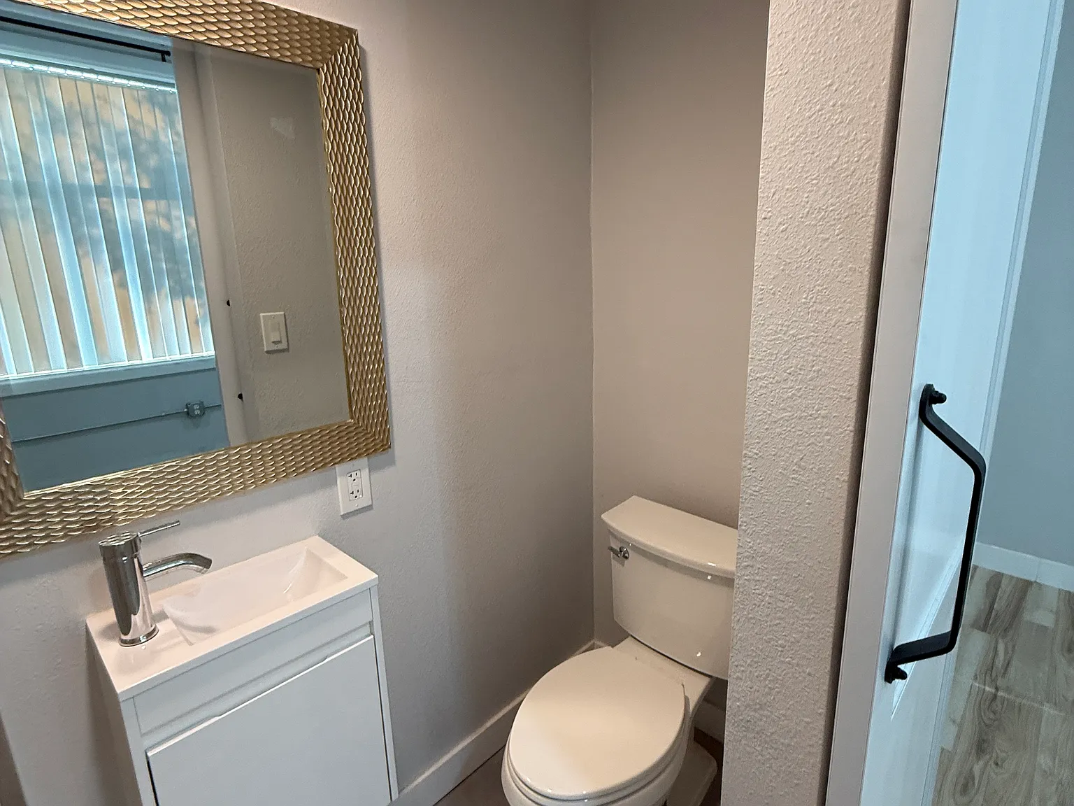Studio, 350 sqft, $1,350 — Photo 4