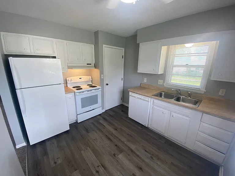 3302 SE 5th Street — Photo 8