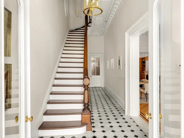 75 Columbia Heights image 13 of 31