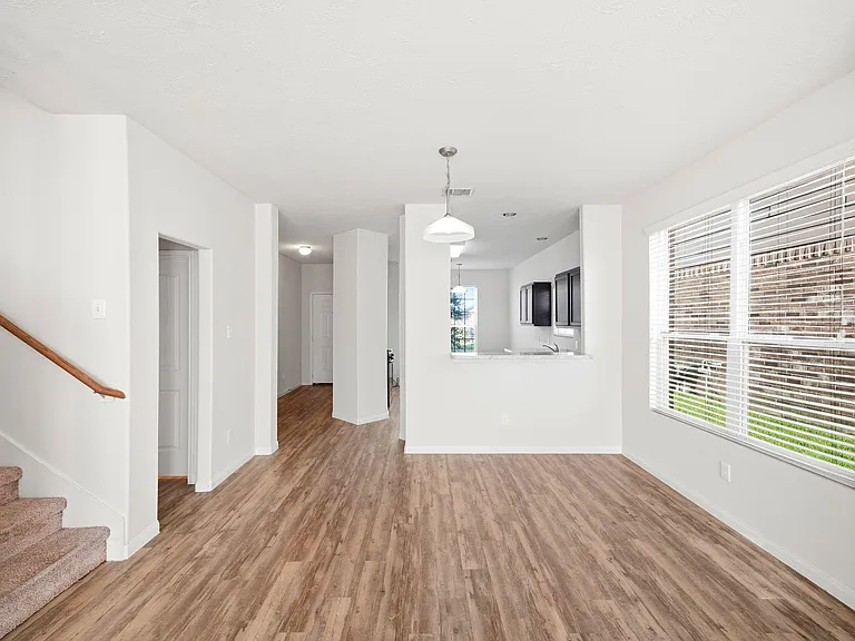 19 Santa Barbara Dr — Photo 10