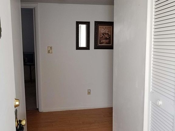 5th image of 569 Fairways Cir #B