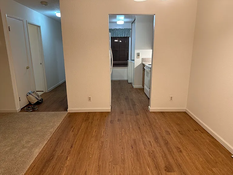 New high-end laminate flooring installed in the Entry Hall, Kitchen and Dining Room.