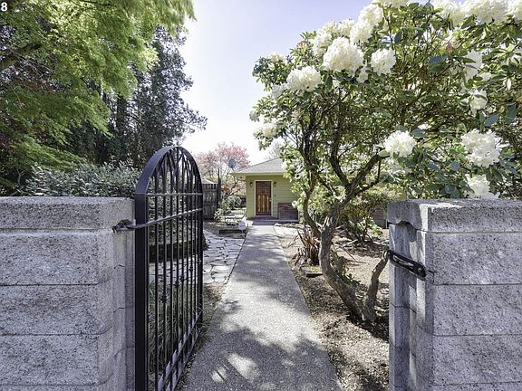 4th image of 3122 SE Balfour St