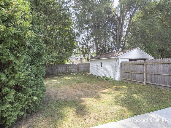 4th image of 758 Van Buren Ave NW