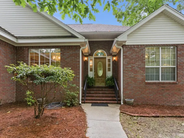 66 Saint Andrews, Hattiesburg, MS 39401
