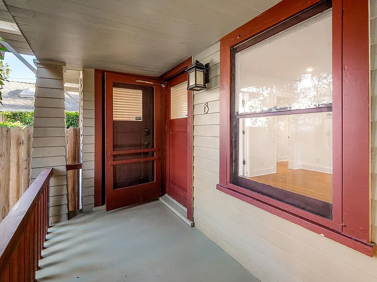 617 De La Vina St — Photo 8
