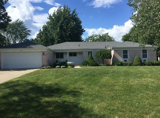 27574 Skye Ct, Farmington Hills, MI 48336