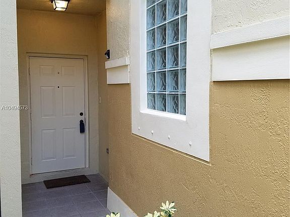 2nd image of 2146 Ensenada Ter