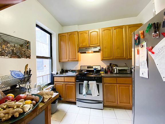 2nd image of 359 Saint Johns Pl #4B