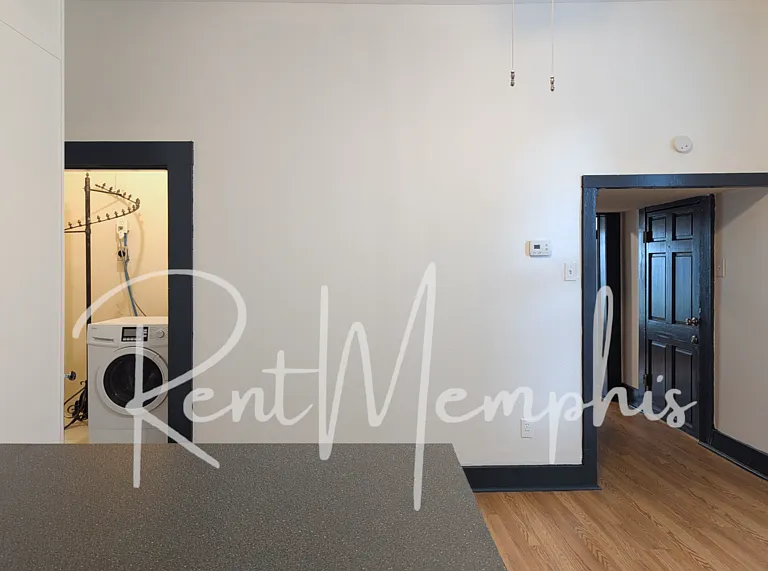 302 Garland St #2 — Photo 4