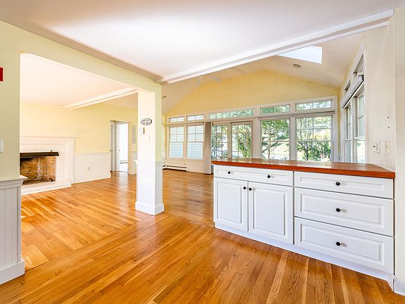 5th image of 52 Bass River Ln