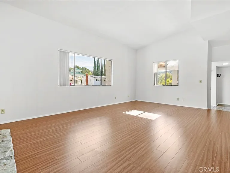 1321 Greenbriar Rd — Photo 5