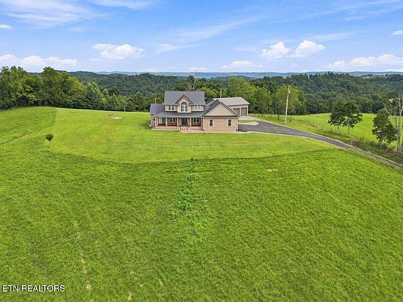 3rd image of 317 Oak Grove Rd
