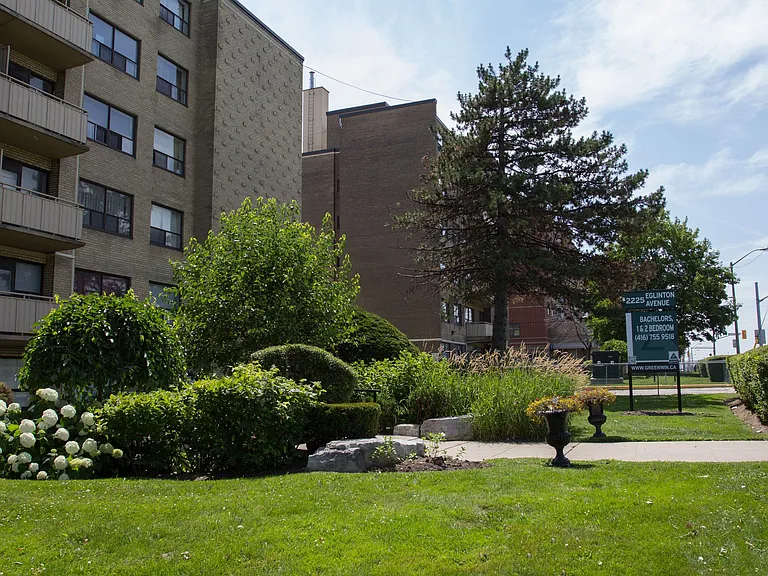 2223 Eglinton Ave E — Photo 16