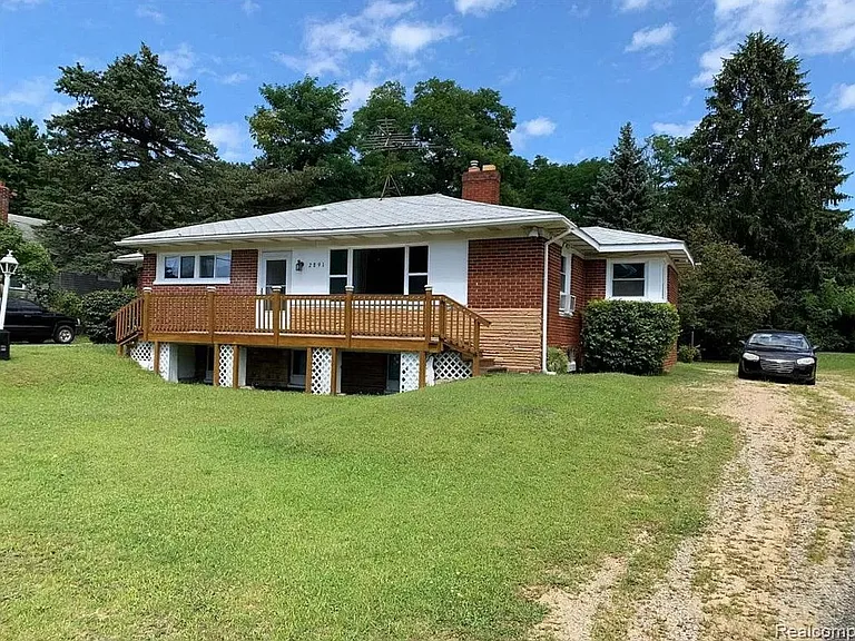 entire picture. Unit#1 is located right side of front unit