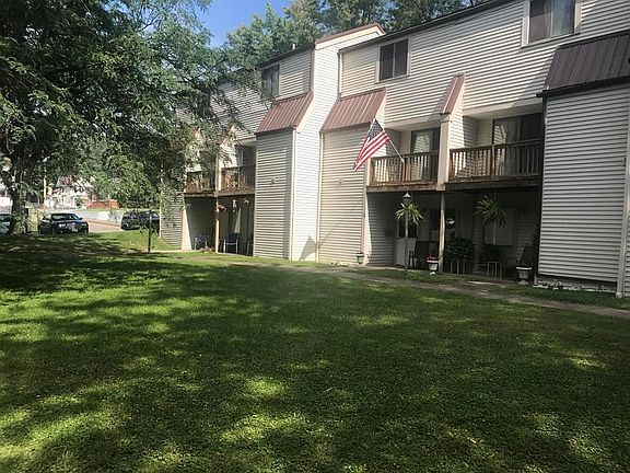 3rd image of 1020 Broadway St APT A8