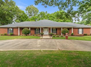 6514 Lakeview Dr, Texarkana, TX 75503
