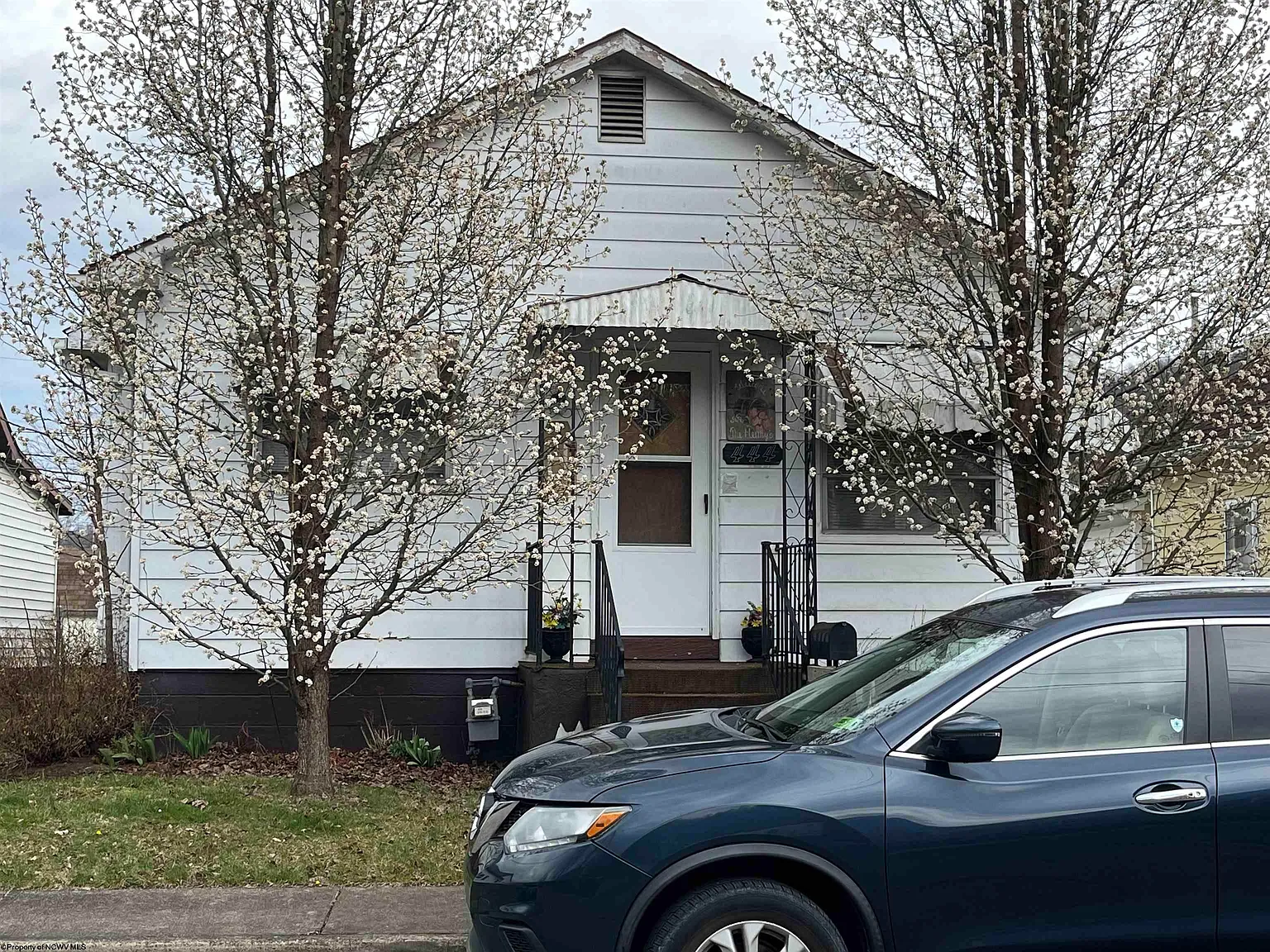 444 Delaware Ave photo 1