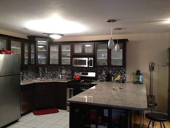 3rd image of 133 Walton St APT 123