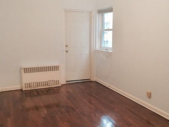 5th image of 2667 30th St #3