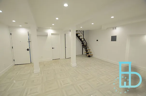 Rented by Miron Realty Group | media 47