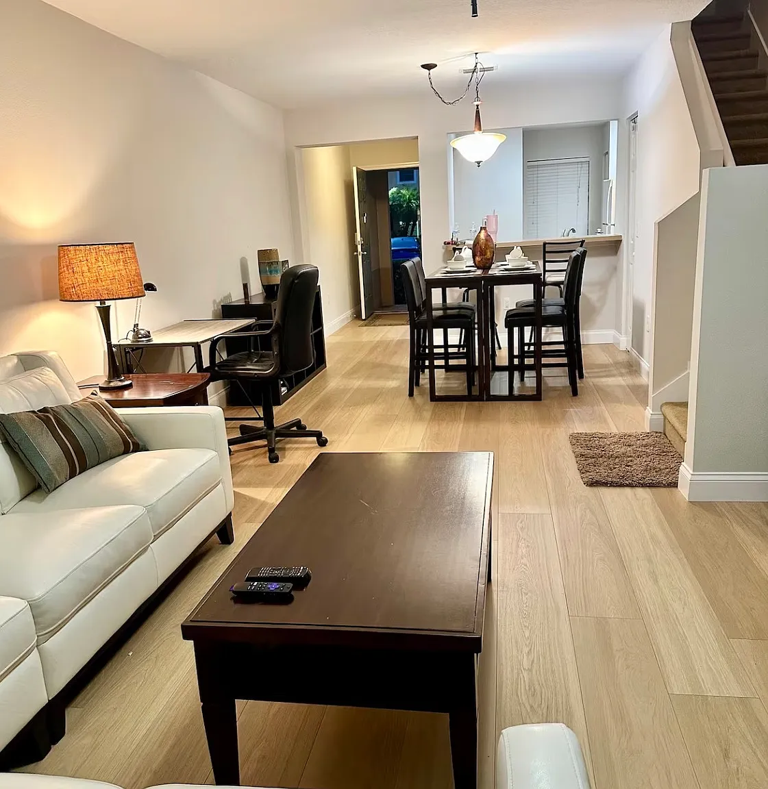 2 bed, 1.5 bath, 1112 sqft, $2,100 — Photo 2