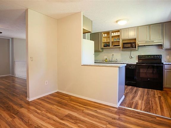 5th image of 1537 Redfern Dr