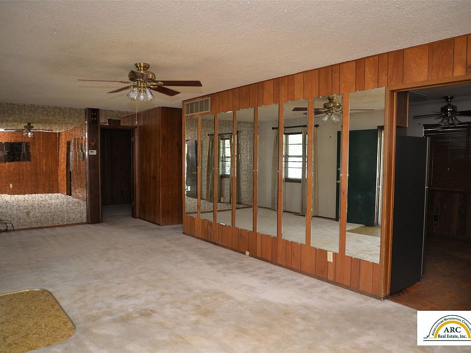1526 N 12th St, Garden City, KS 67846 | Zillow
