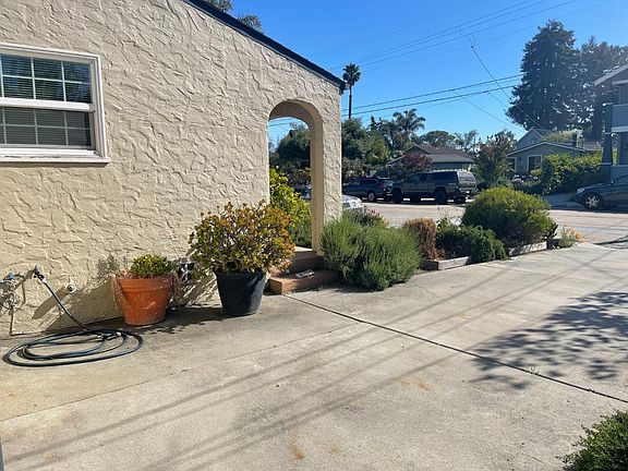 4th image of 228 Caledonia St