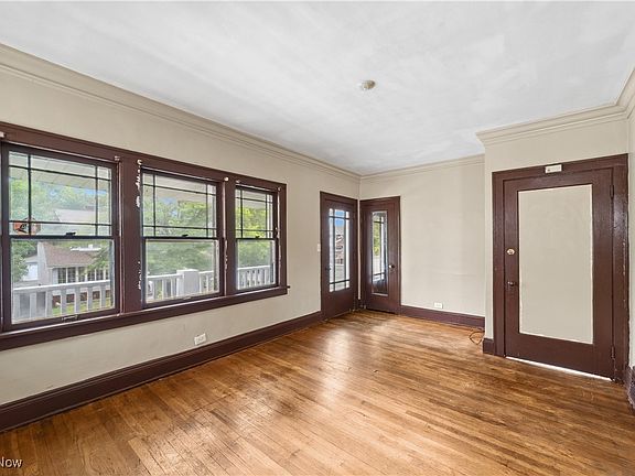 4th image of 3306 W 126th St